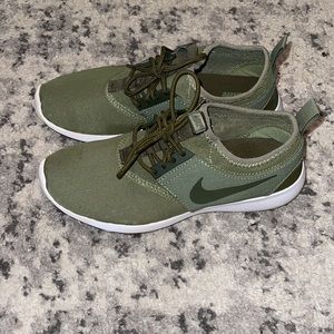 Womens juvenate nike